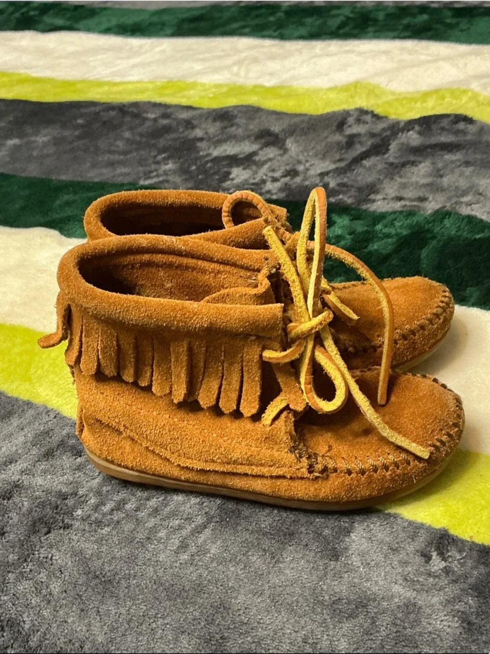 Minnetonka Kids Orange Suede Fringe Moccasins Size 7